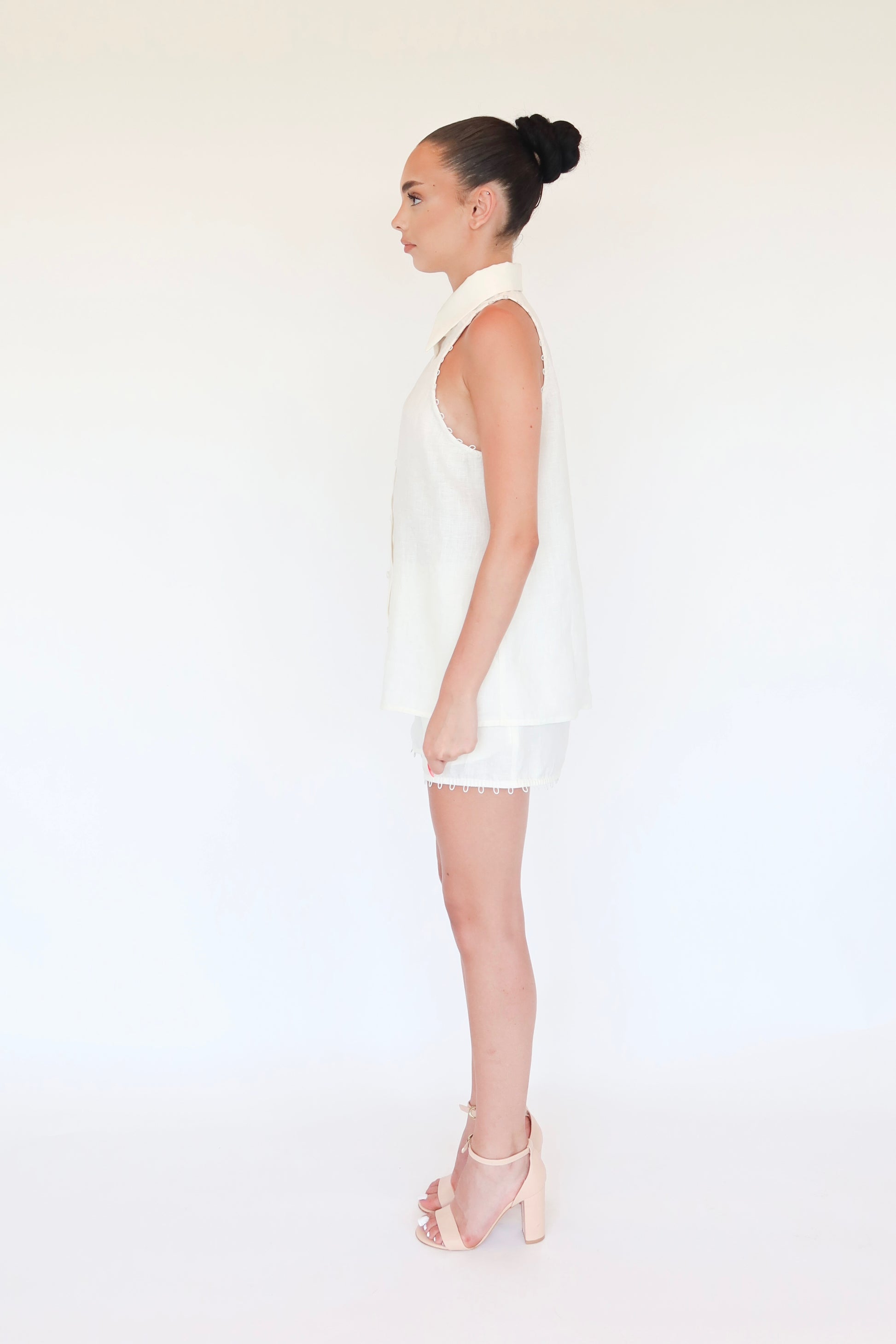 Akita Metamorphos Linen Set