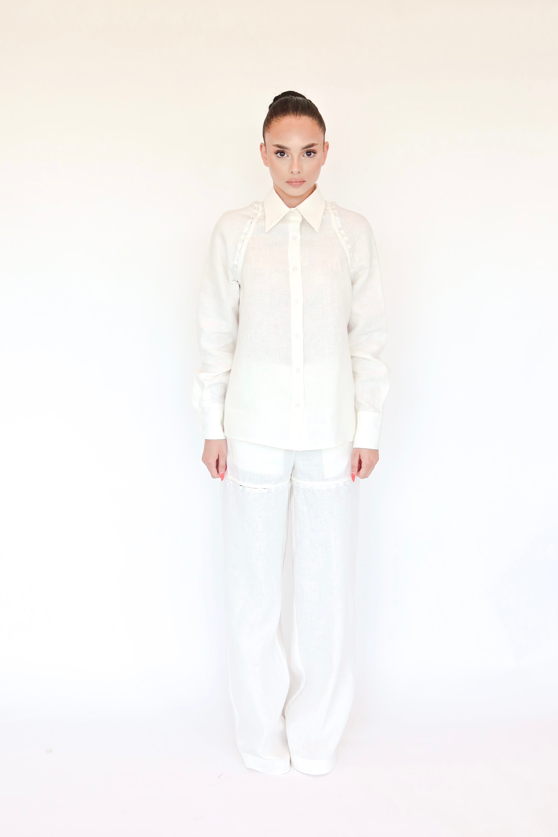 Akita Metamorphos Linen Set