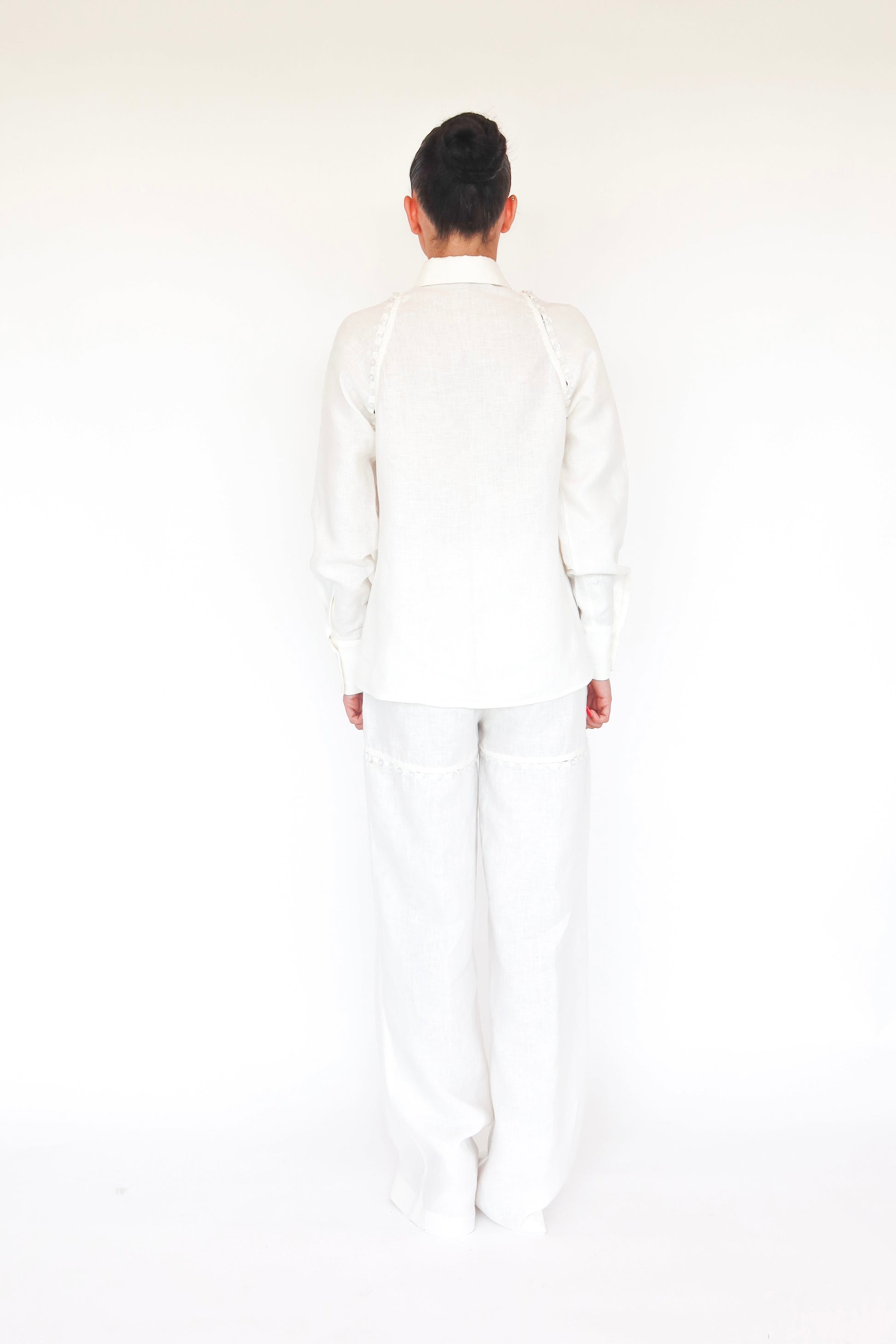 Akita Metamorphos Linen Set